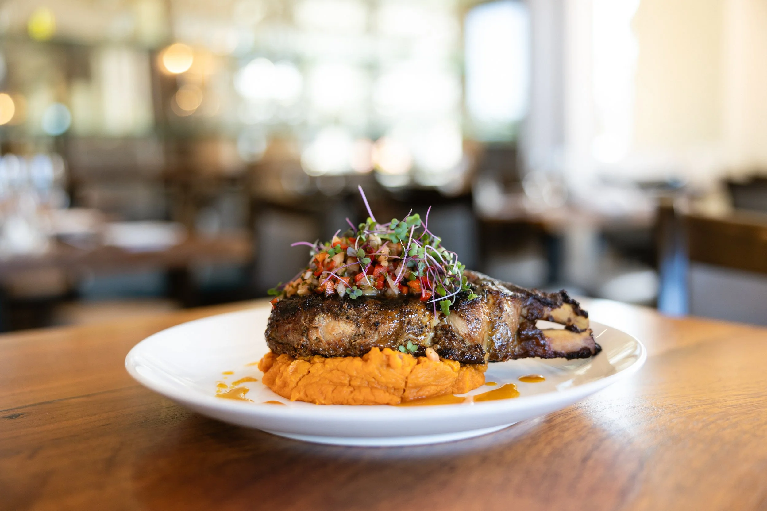 The Pocket signature dishes Steak Frites
Carne Asada Nachos
Sunset Ceviche